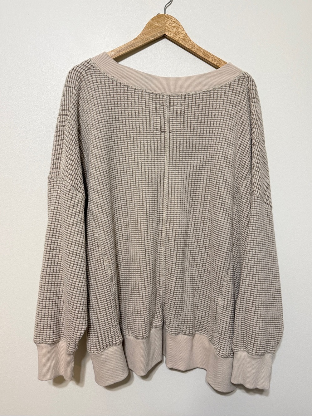 AE Big Hug V-Neck Waffle Sweatshirt Cream Oversized Size XL - Picture 6 of 6